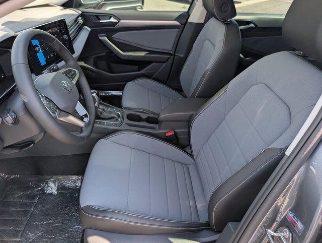New 2025 Volkswagen Jetta SE image 11