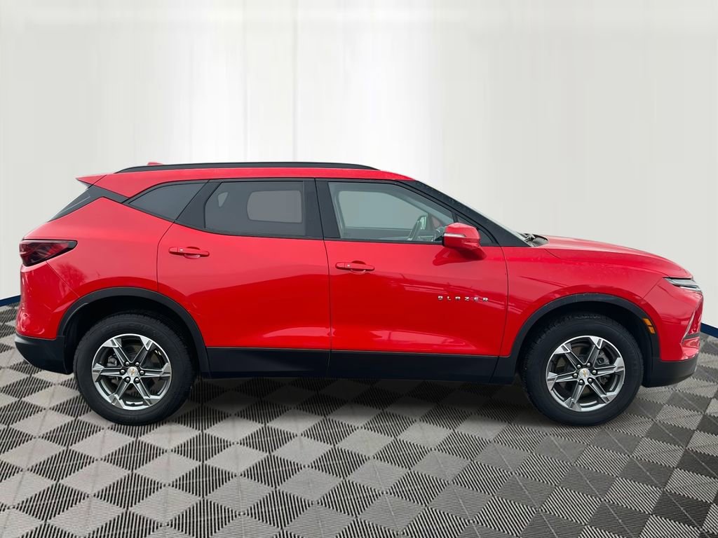 Used 2024 Chevrolet Blazer LT FWD image 6
