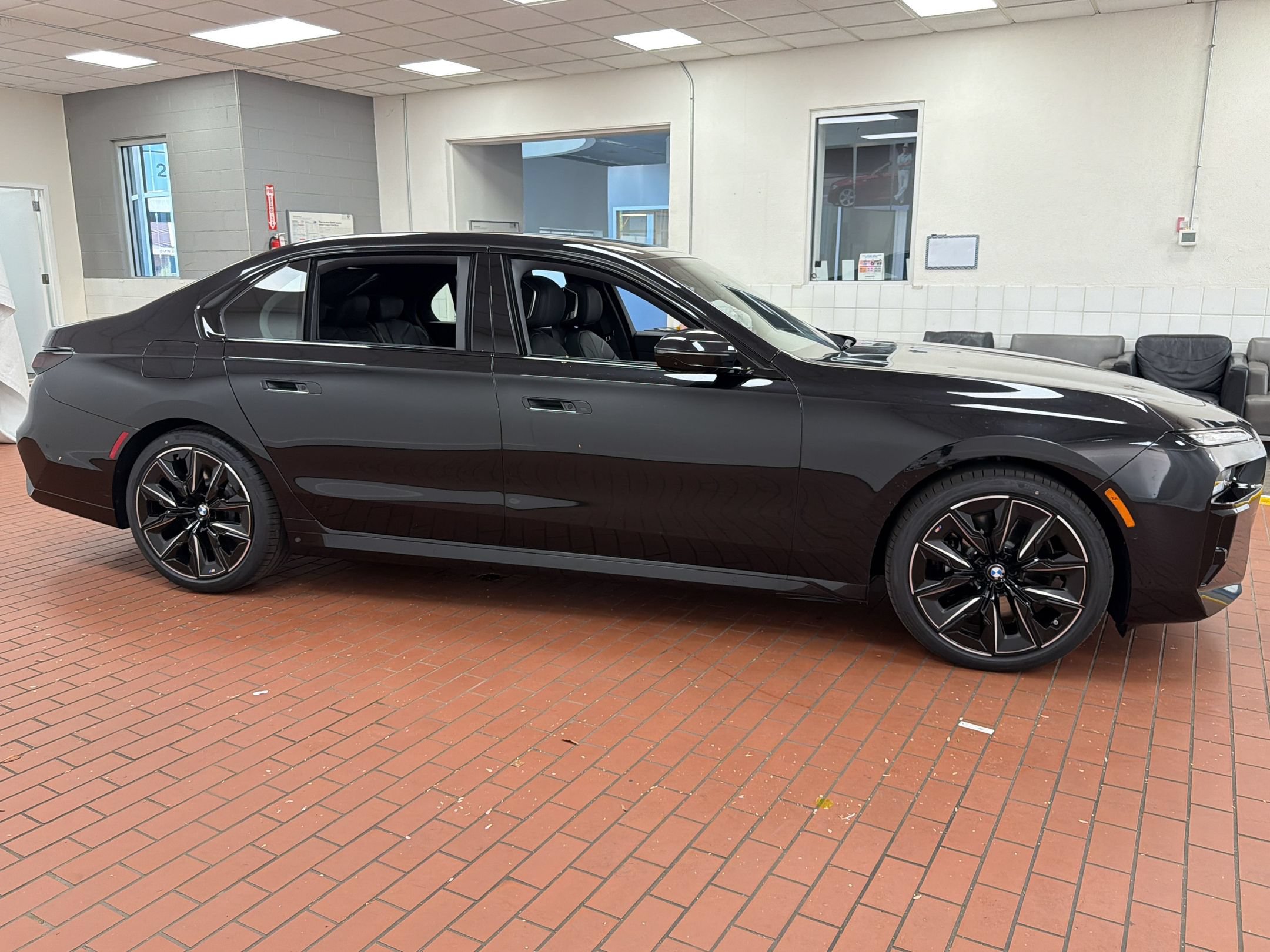New 2026 BMW 760i xDrive w/ Executive Package AWD/4WD image 8