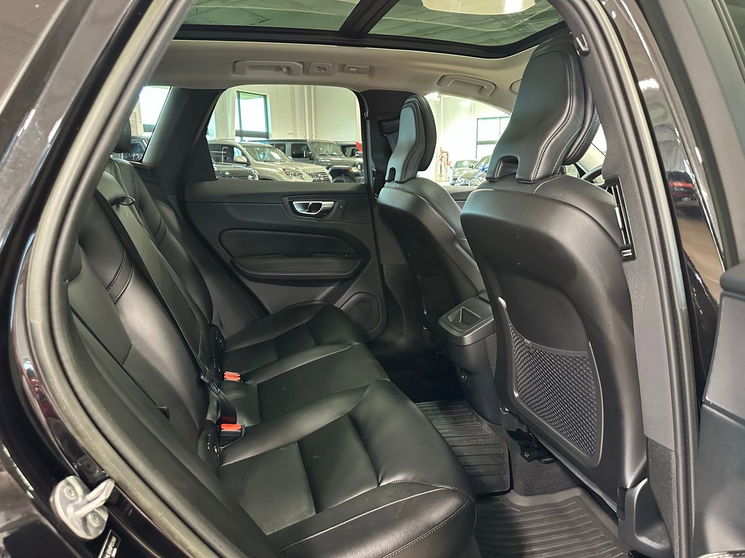 Used 2023 Volvo XC60 B5 Core FWD image 38