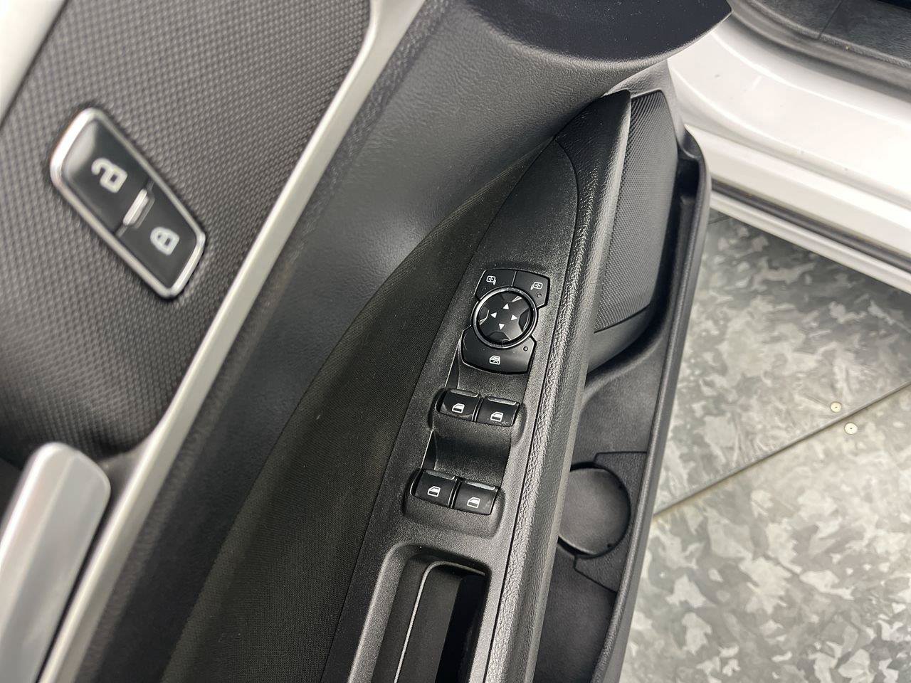Used 2020 Ford Fusion SE AWD/4WD image 9