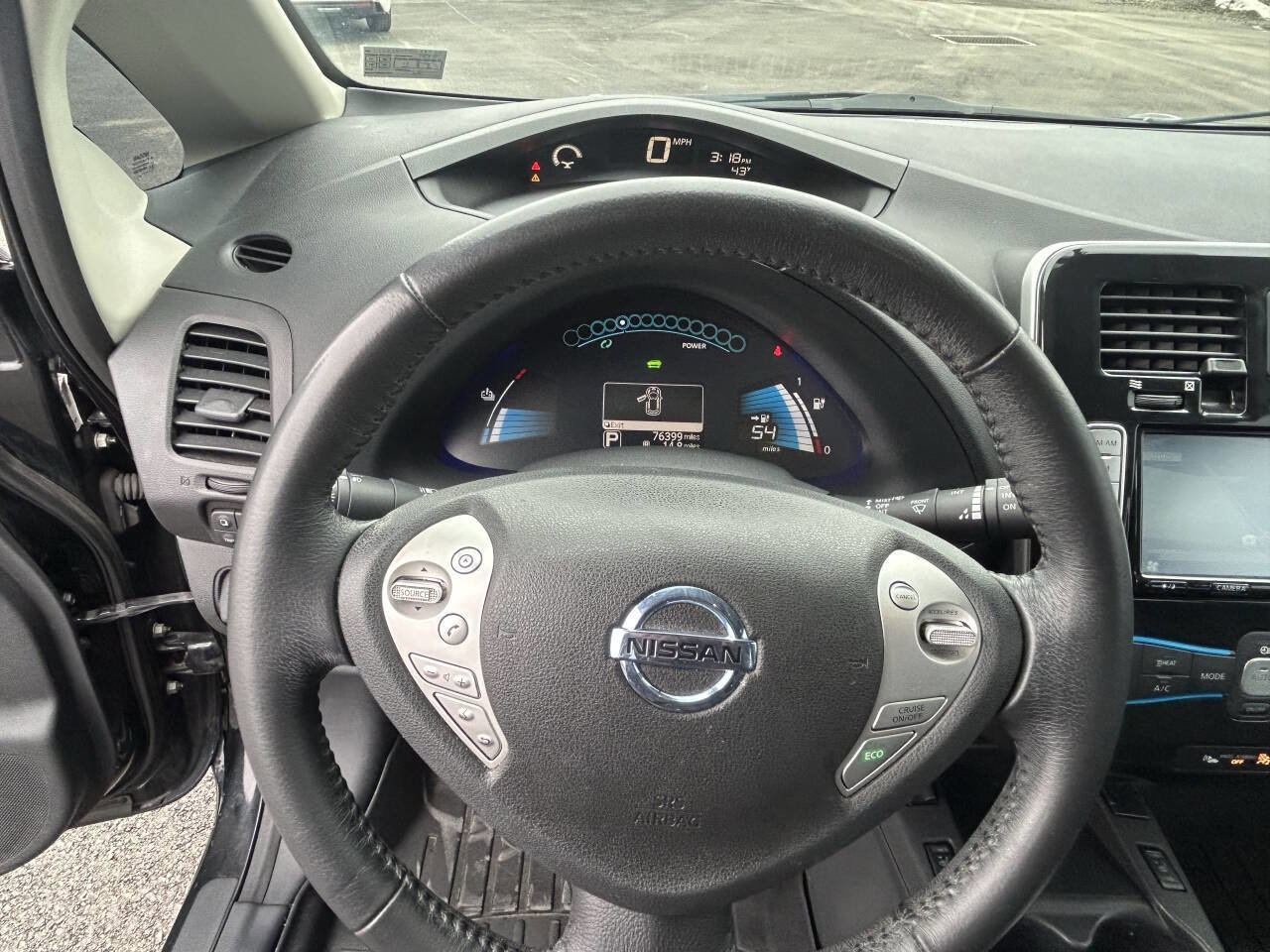 Used 2015 Nissan Leaf SL w/ Premium Package image 11