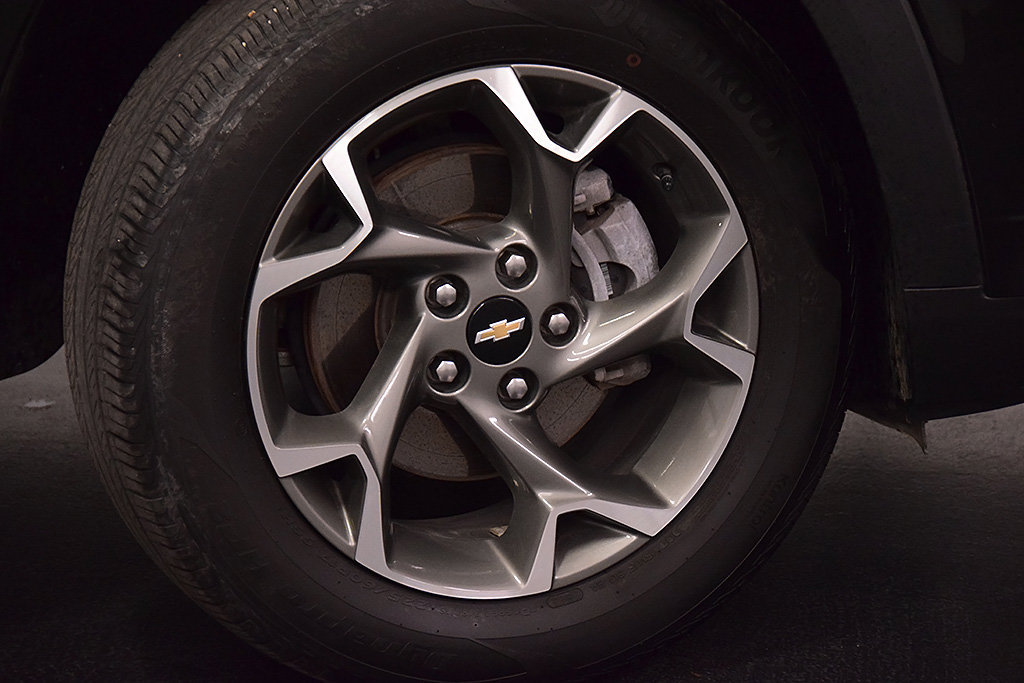 Used 2024 Chevrolet Trax LT w/ Sunroof Package FWD image 10