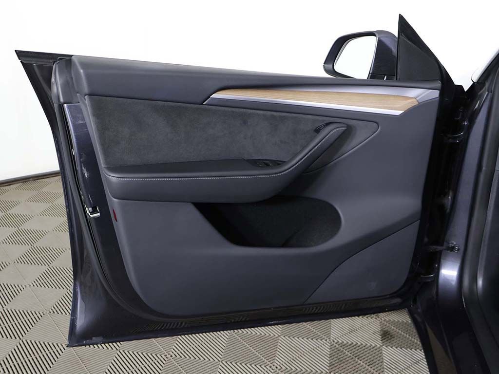 Used 2024 Tesla Model Y Long Range image 26