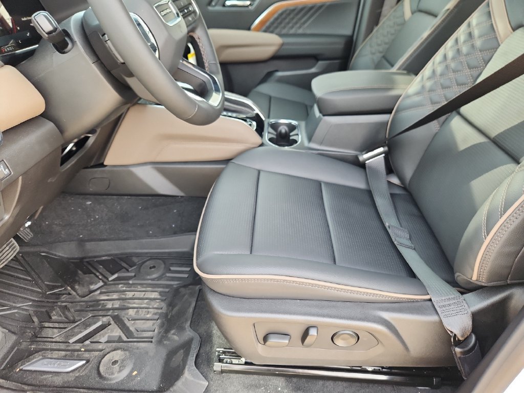 New 2026 GMC Canyon Denali AWD/4WD image 8