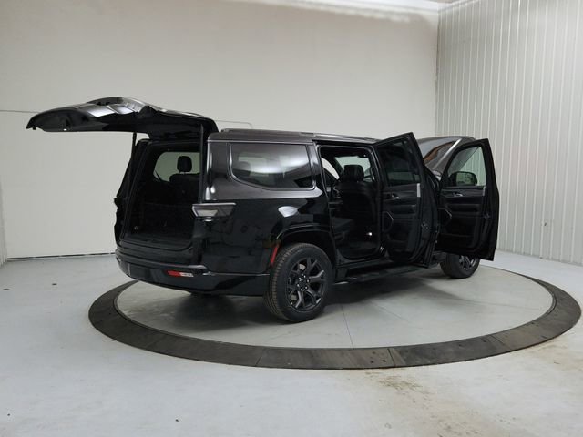 New 2026 Jeep Grand Wagoneer Limited w/ HD Trailer Tow Package image 15