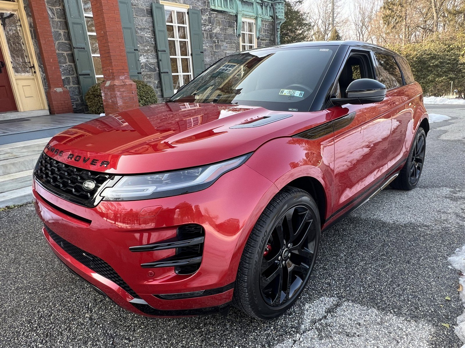 Used 2023 Land Rover Range Rover Evoque R-Dynamic SE image 4