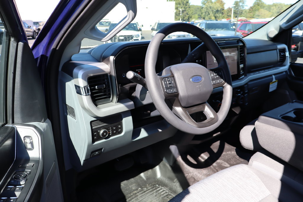 New 2026 Ford F250 XLT w/ XLT Premium Package AWD/4WD image 4