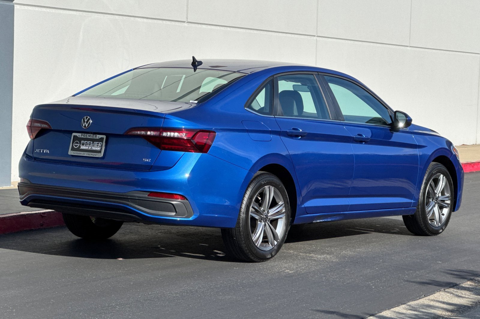 Used 2024 Volkswagen Jetta SE image 4