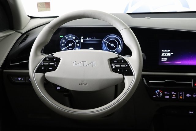 Used 2023 Kia Niro Wave image 23