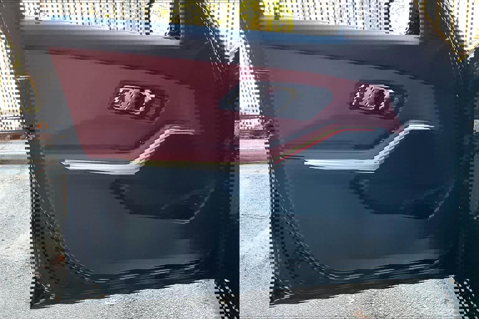 Used 2023 BMW 330i Sedan w/ M Sport Package image 21