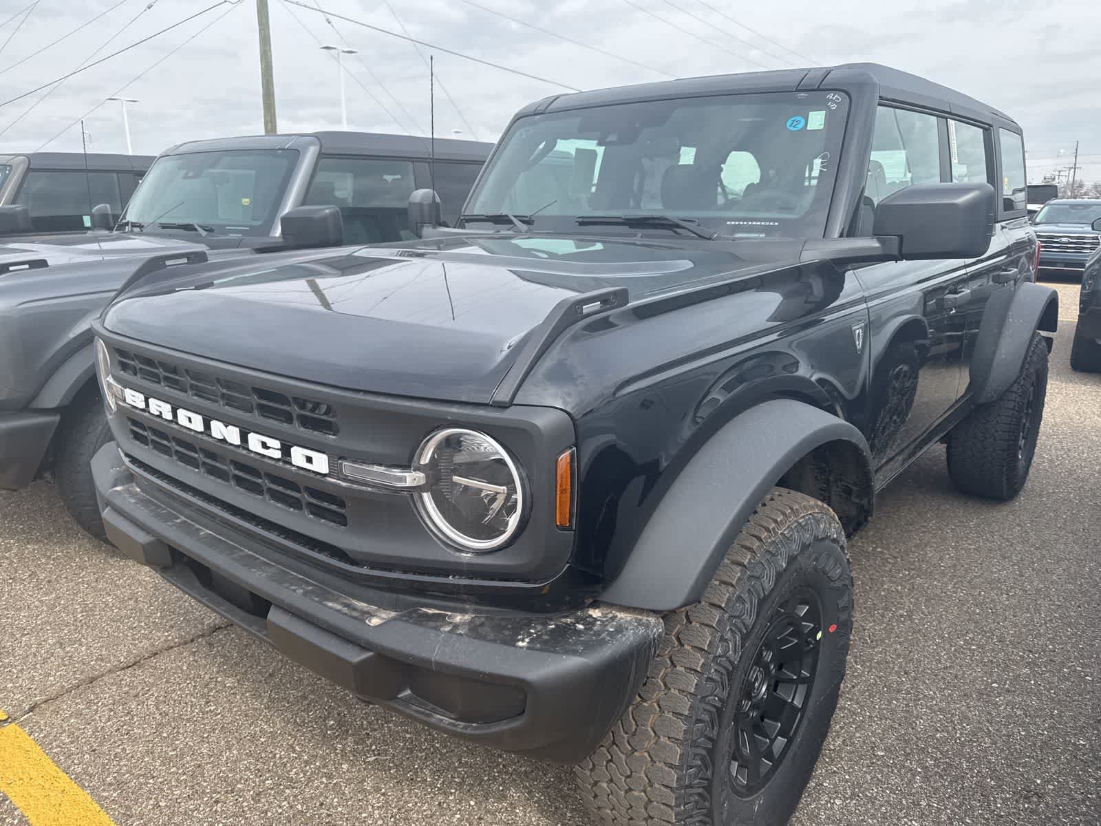 New 2026 Ford Bronco 4-Door w/ Sasquatch Package AWD/4WD image 2