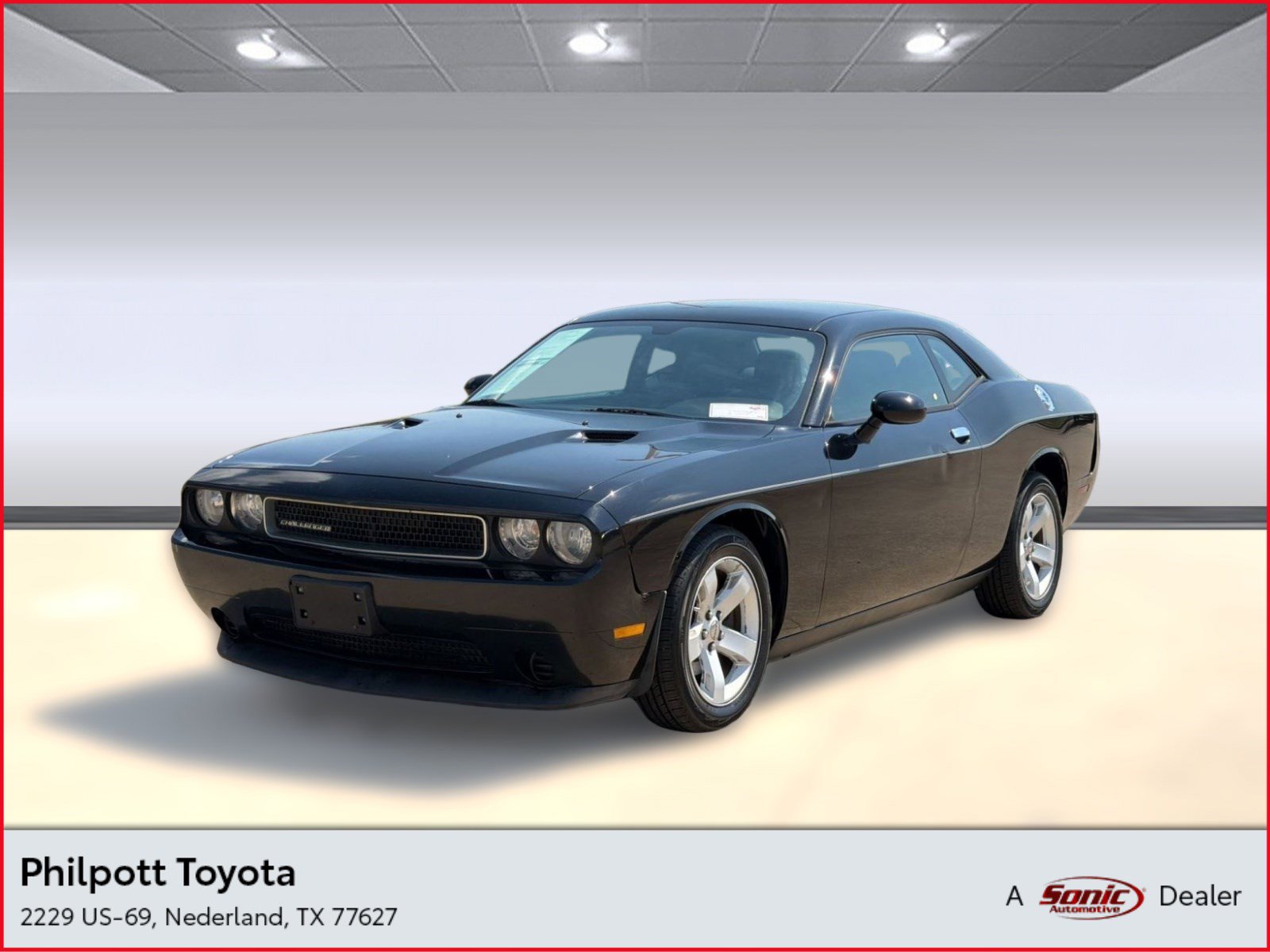 Used 2014 Dodge Challenger SXT RWD image 1