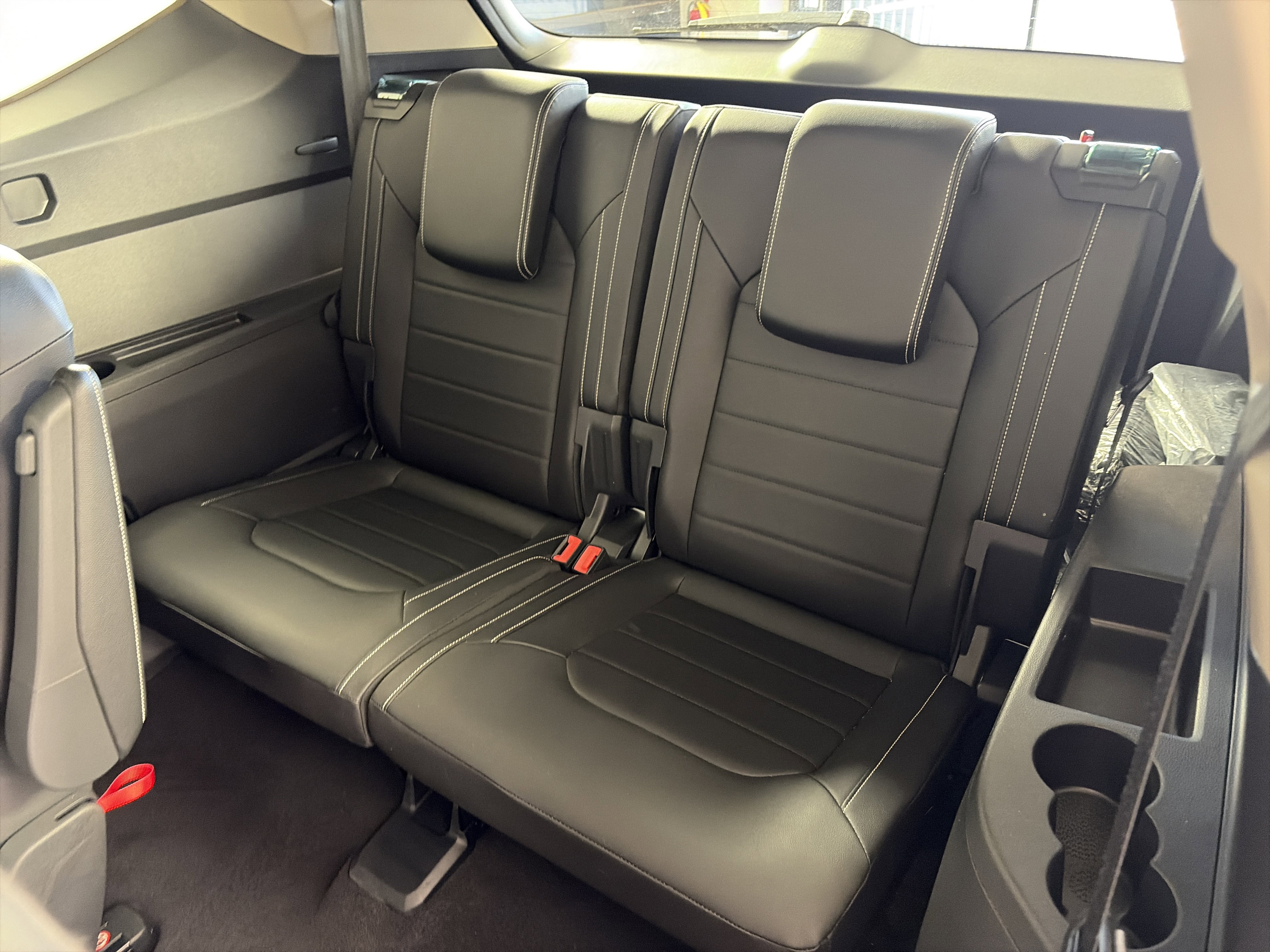 Used 2025 Volkswagen Atlas SEL image 8