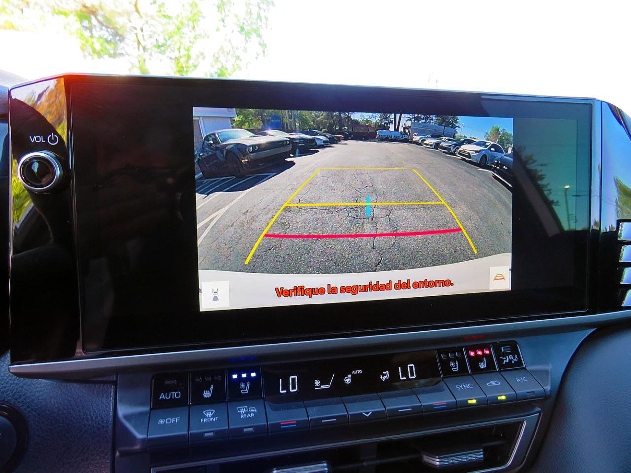 Used 2025 Toyota Camry LE image 31