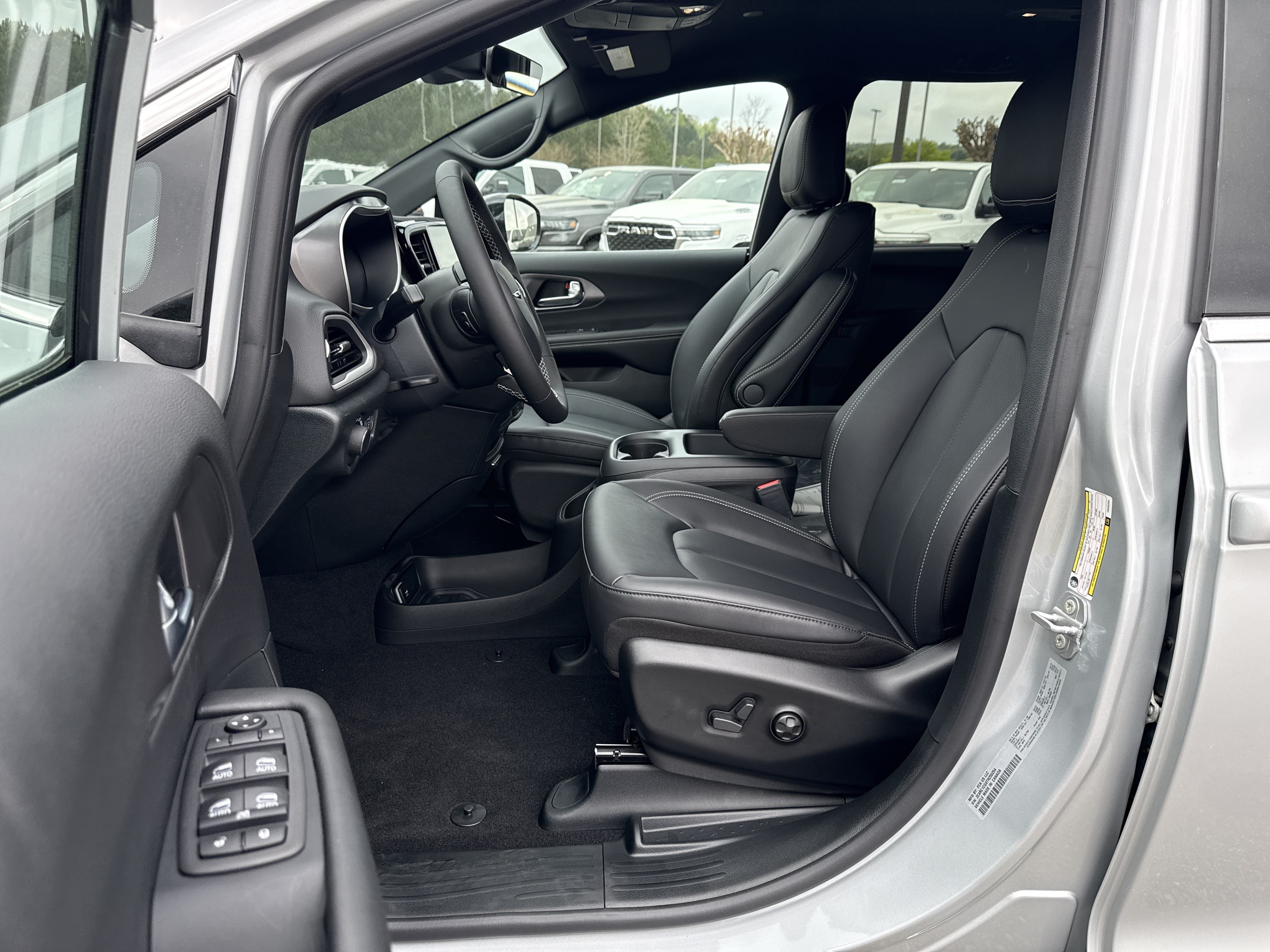 New 2026 Chrysler Voyager LX FWD image 9