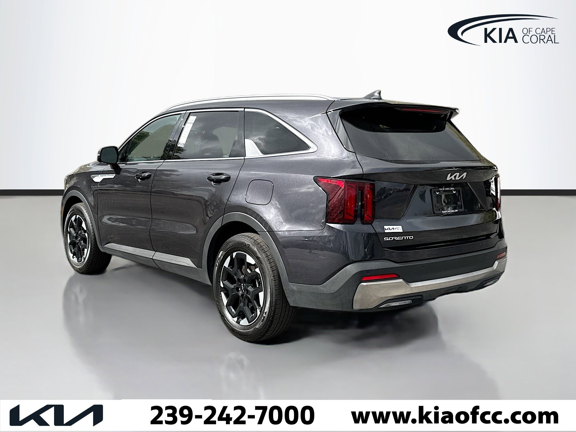 Certified 2025 Kia Sorento S image 3