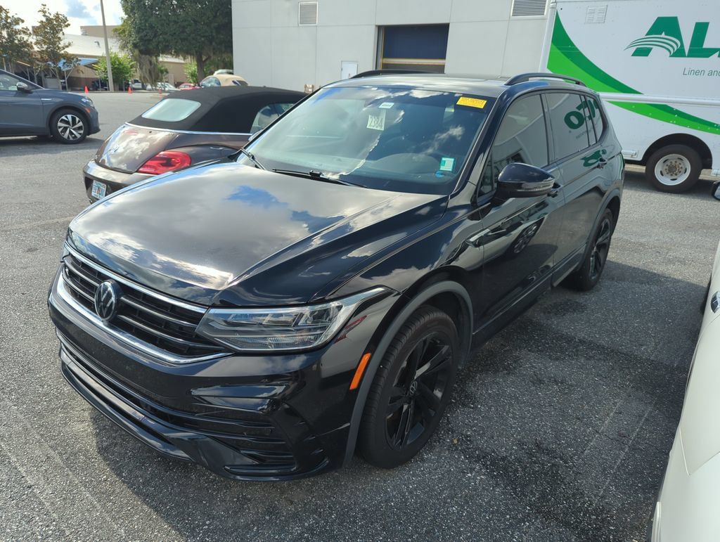 Used 2024 Volkswagen Tiguan SE R-Line FWD image 5