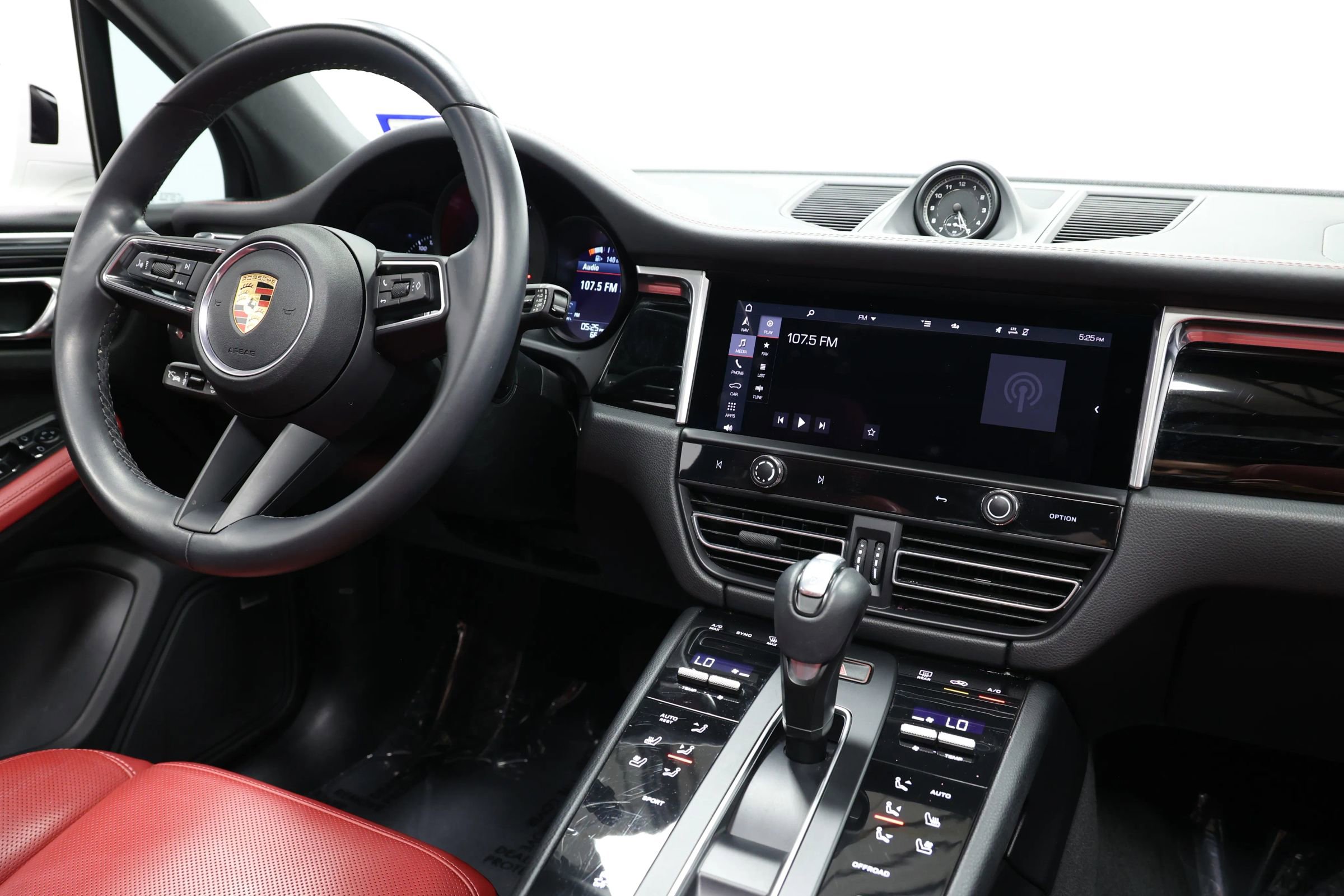 Used 2022 Porsche Macan image 81