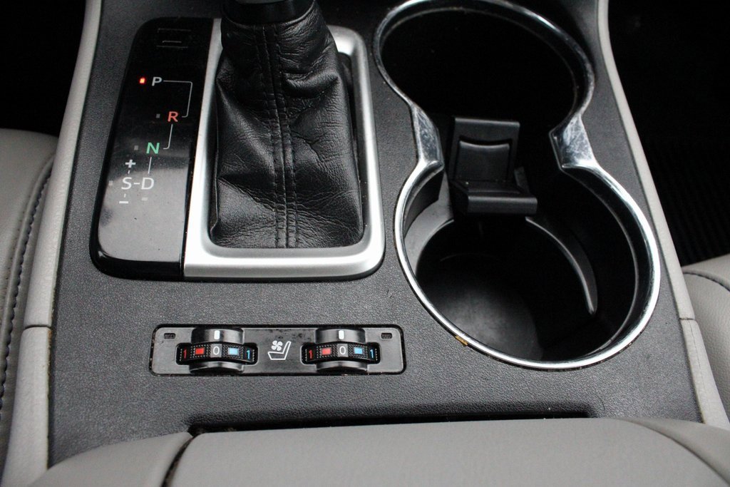 Certified 2018 Toyota Highlander Limited Platinum image 40