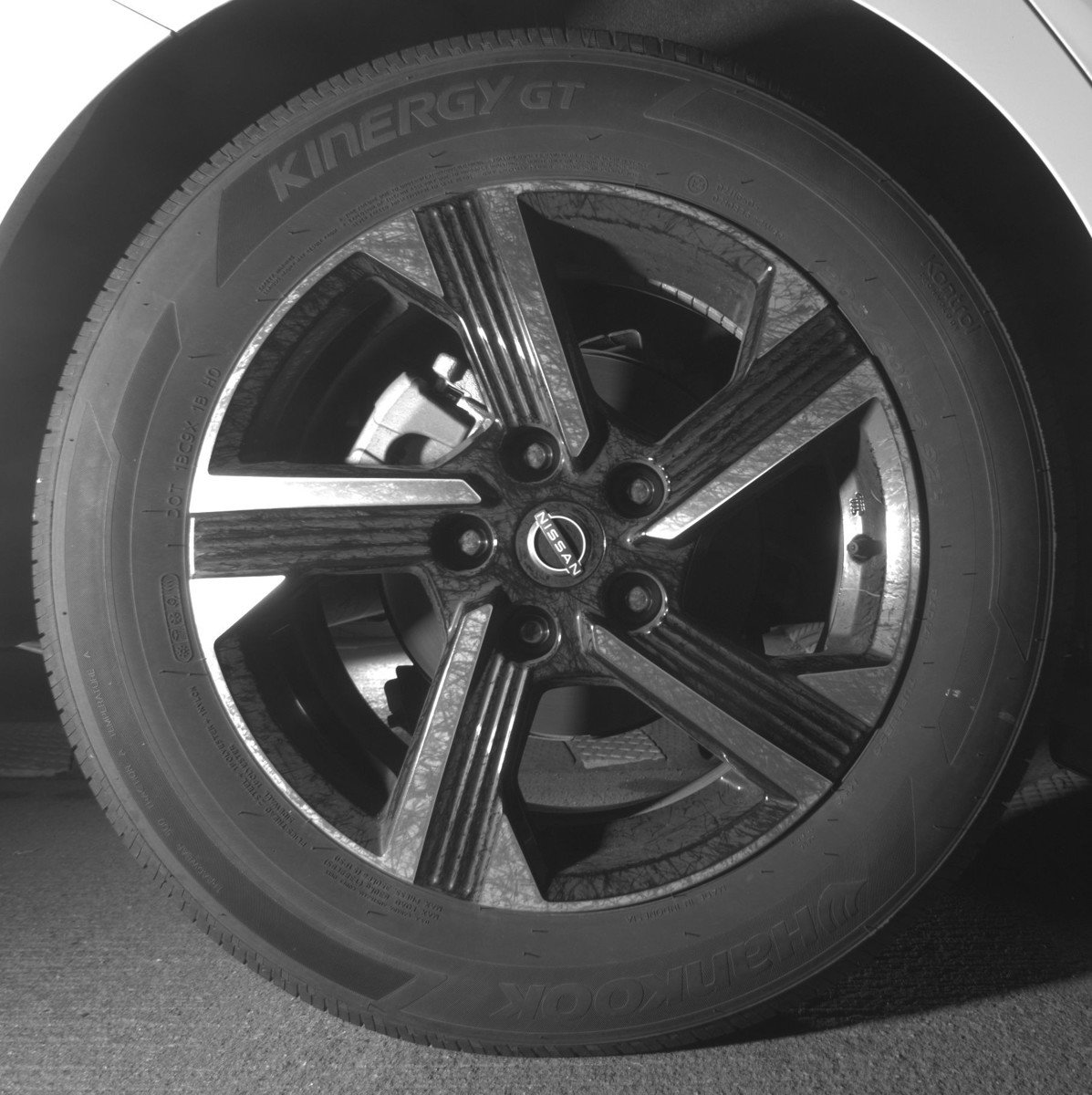 Used 2025 Nissan Sentra SV FWD image 15