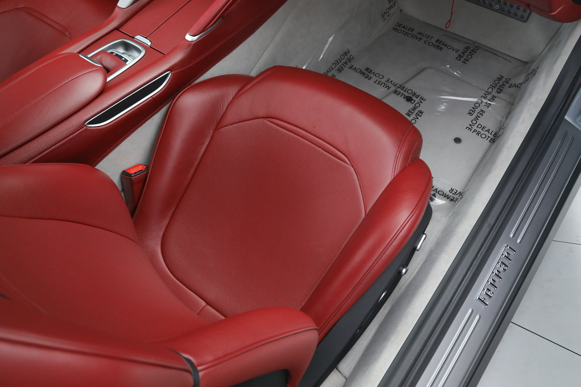 Certified 2018 Ferrari GTC4Lusso image 15