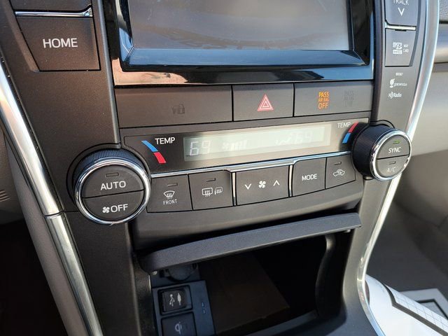 Used 2015 Toyota Camry XLE image 18