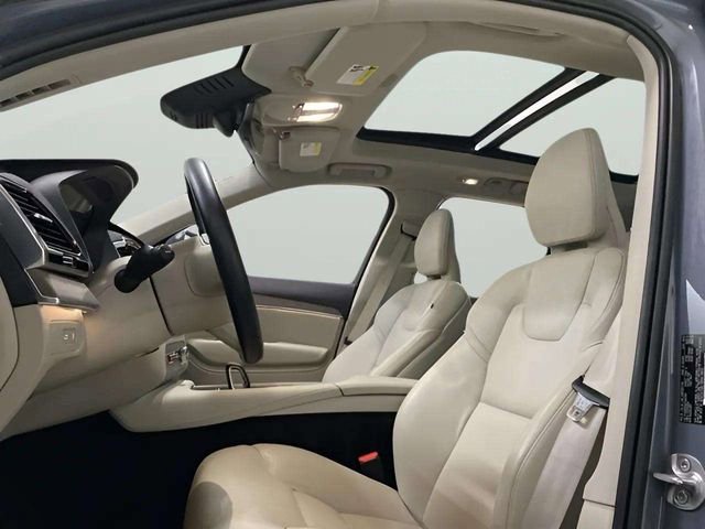 Used 2023 Volvo XC90 T8 Plus w/ Protection Package Premier image 13