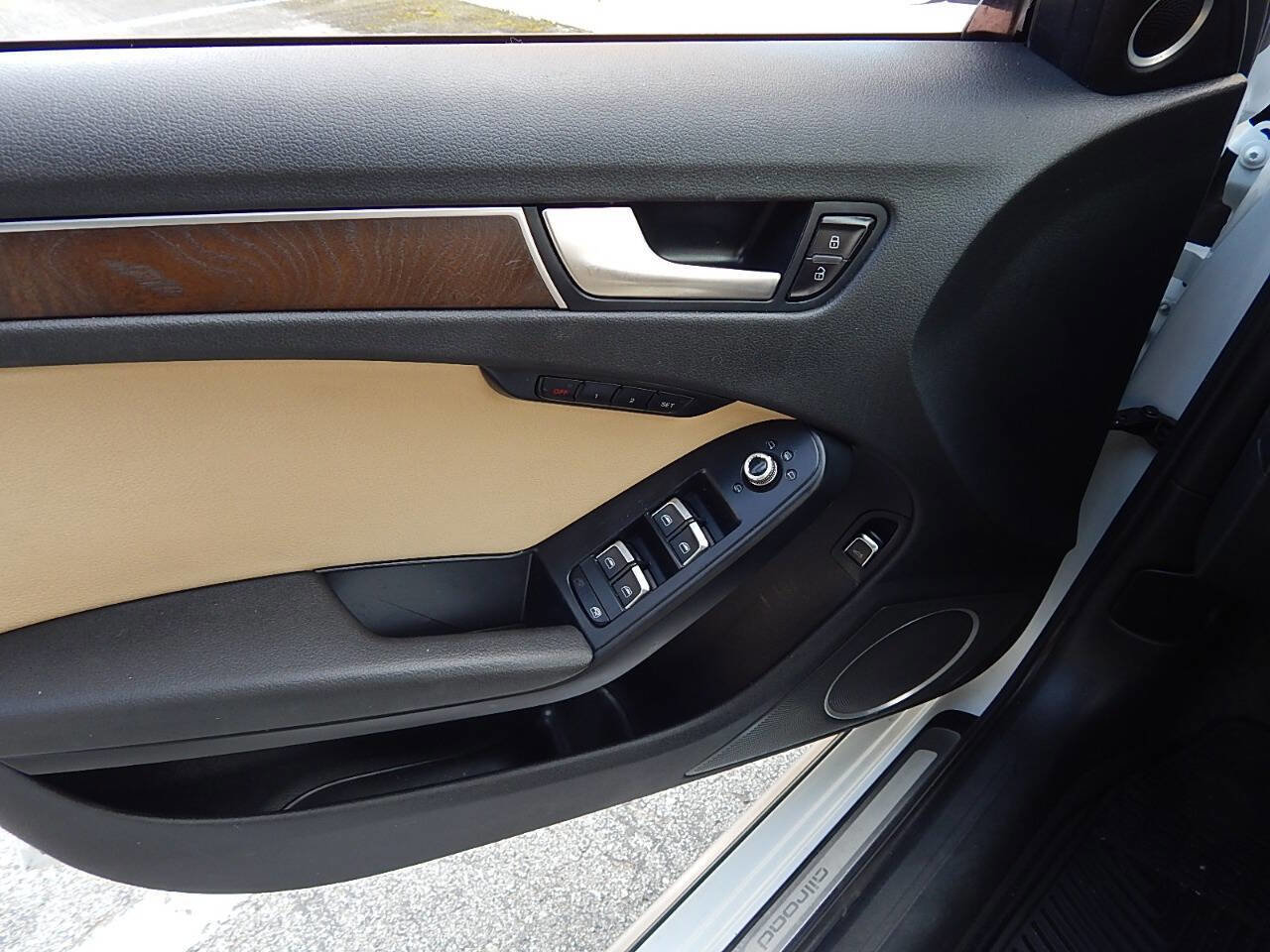 Used 2015 Audi A4 Premium Plus w/ Technology Package image 39