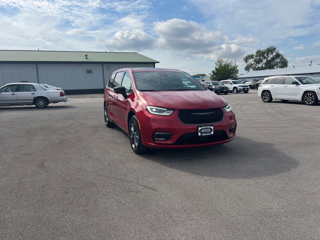 New 2026 Chrysler Pacifica Select image 33
