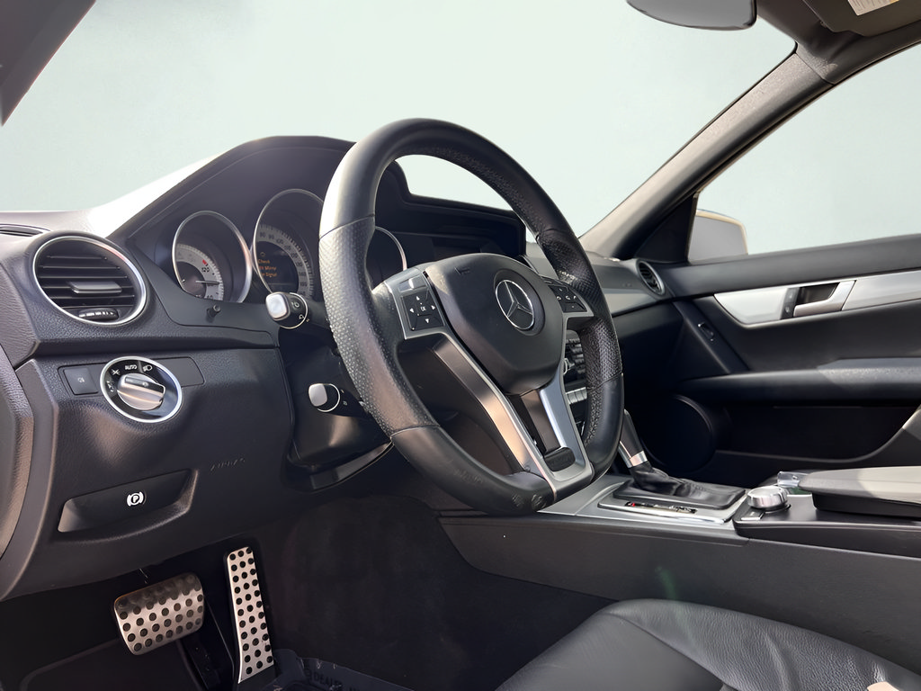Used 2014 Mercedes-Benz C 250 Sedan image 2