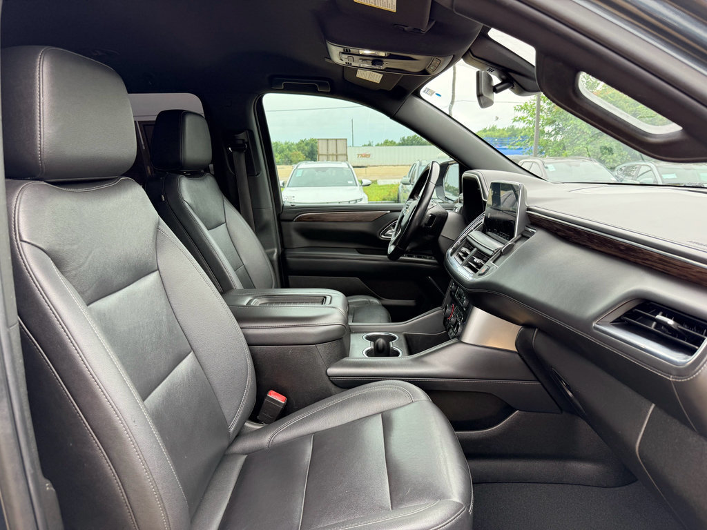 Used 2022 Chevrolet Suburban LT RWD image 13
