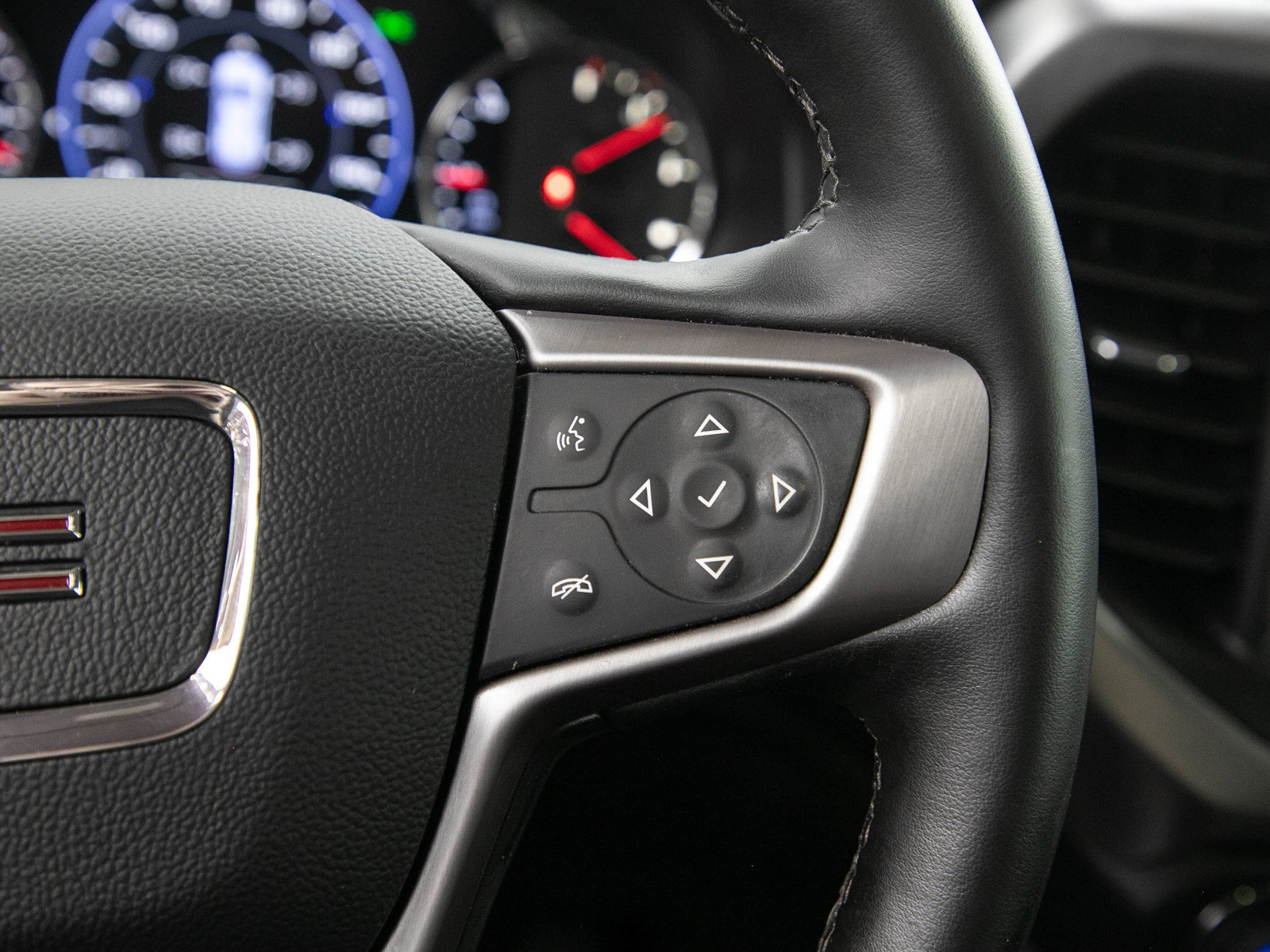 Used 2023 GMC Acadia AT4 w/ GMC Pro Grade Package AWD/4WD image 30