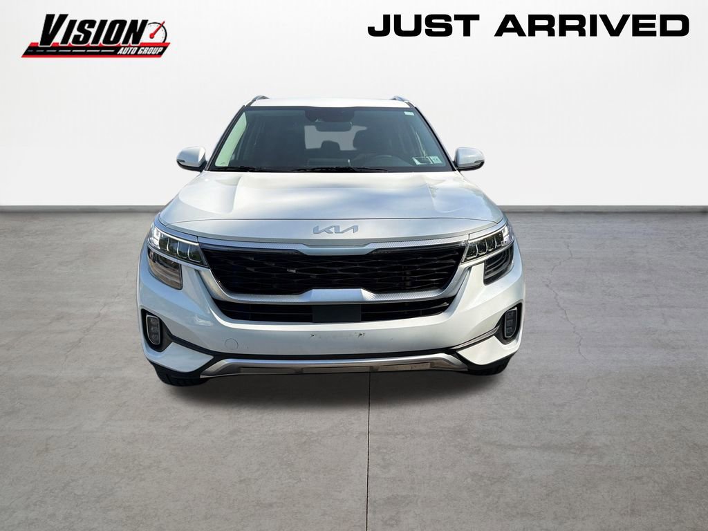 Used 2022 Kia Seltos SX w/ Sunroof Package AWD/4WD image 2