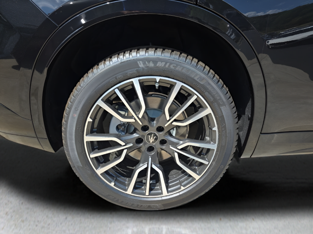 New 2025 Maserati Grecale GT AWD/4WD image 14