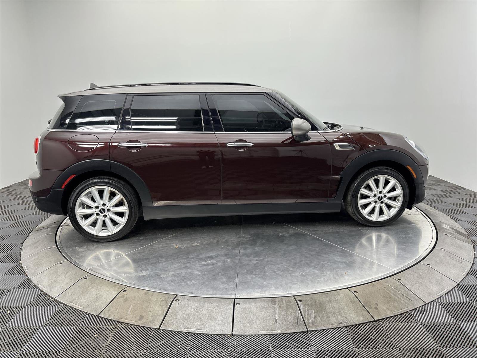 Used 2016 MINI Cooper Clubman image 17