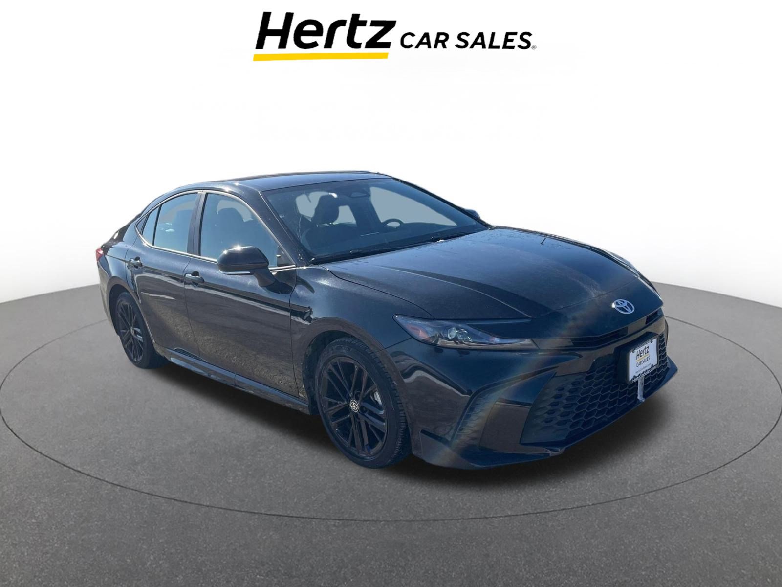 Used 2025 Toyota Camry SE image 1