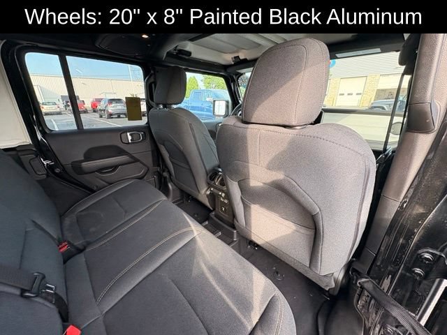 Used 2025 Jeep Wrangler Unlimited Sahara AWD/4WD image 17