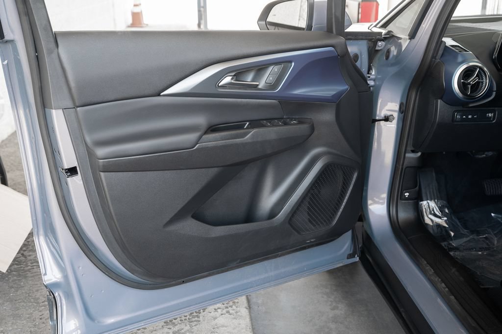 Used 2024 Chevrolet Equinox EV LT FWD image 18