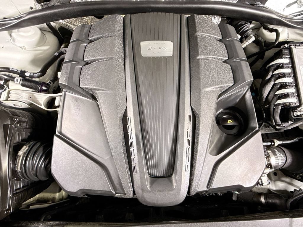 Certified 2020 Porsche Macan Turbo w/ Premium Package Plus (PF3) AWD/4WD image 27