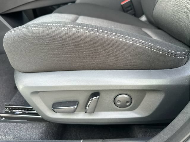 Certified 2025 Nissan Rogue SV AWD/4WD image 10