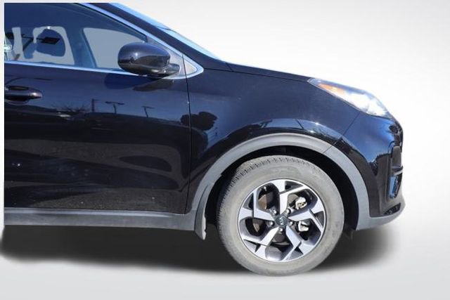 Used 2022 Kia Sportage LX image 12