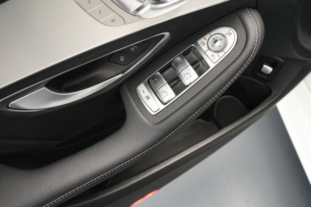 Used 2020 Mercedes-Benz C 300 4MATIC Sedan image 24