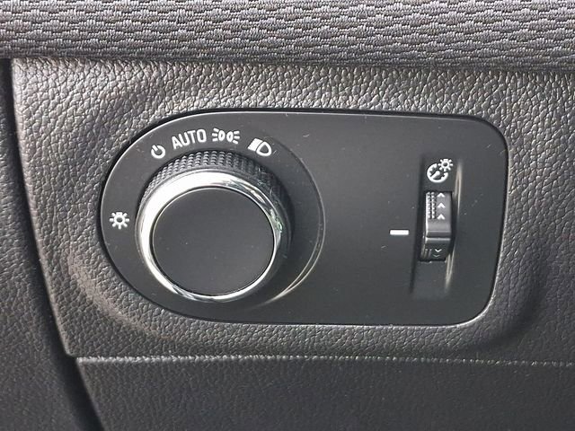 Used 2017 Chevrolet Cruze LT w/ Convenience Package image 11