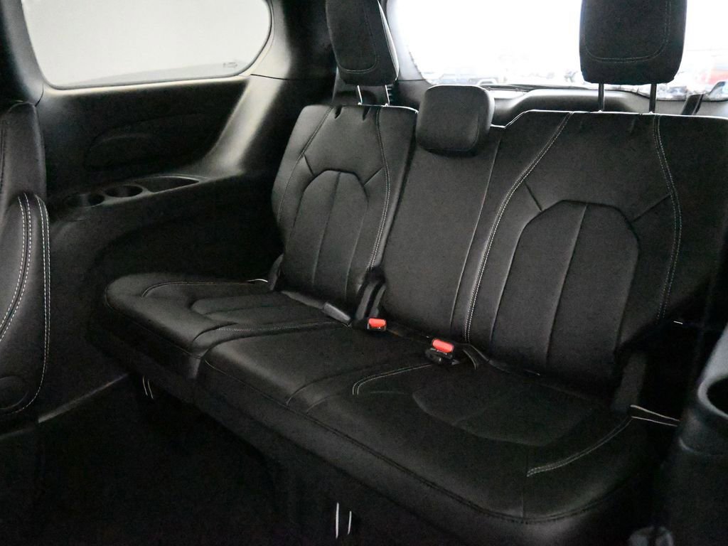 New 2026 Chrysler Pacifica Select image 12