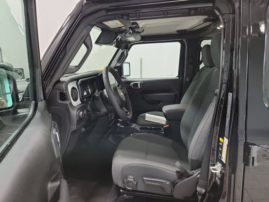New 2025 Jeep Gladiator Sport AWD/4WD image 9