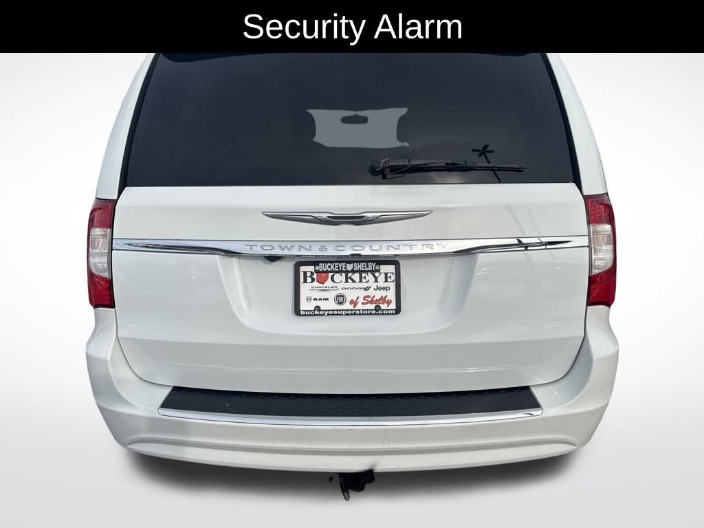 Used 2016 Chrysler Town & Country Touring w/ Driver Convenience Group image 4