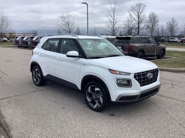 Certified 2026 Hyundai Venue SEL image 4