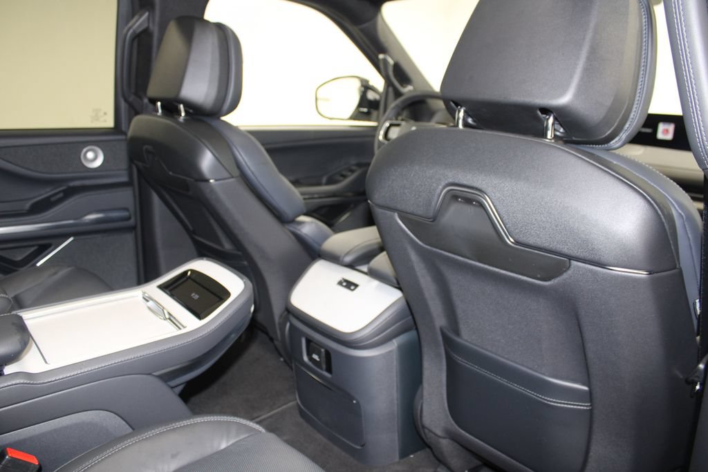 New 2025 Lincoln Navigator L Reserve w/ Jet Appearance Package AWD/4WD image 38