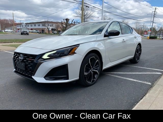 Used 2023 Nissan Altima 2.5 SR w/ SR Premium Package image 8